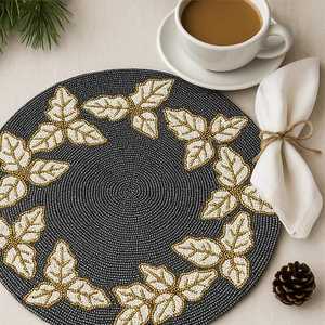 Ensemble de 2 sets de table perlés gris et or, sets de table ronds faits à la main avec un motif de feuilles élégant, sets de table perlés de luxe pour les fêtes ou - Product Image 2