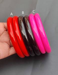 Meilleurs bracelets ronds en résine brillante, rouges, roses, noirs, bijoux tendance et colorés en résine pour l'art. - Product Image 2