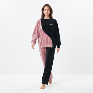 Women's Color Blocking <b>Velvet</b> <b>Tracksuit</b> Set Crew Neck Full Sleeve Elastic Waist Loose Fit Winter Loungewear - Product Image 3