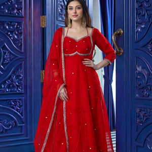 Ramdev Trading Kurta en soie Fandy pour femme avec broderie et sequins en soie, idéal pour les fêtes et les mariages - En stock - Product Image 1