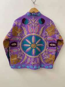 Chaqueta Bomber Reversible de Terciopelo de Algodón con Bordado a Mano, Diseño Floral Vintage, Regalo de Otoño/Invierno para Ella - Product Image 2