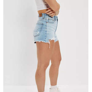 Shorts en jean taille haute boutonnés, style très tendance, poches déchirées, respirant, coupe droite, coton, logo personnalisé - Product Image 6