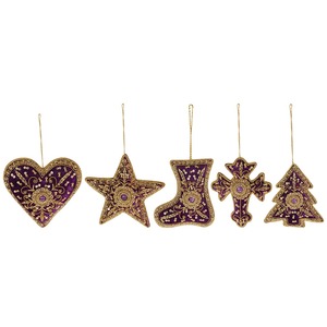 Décoration suspendue en forme de cœur faite à la main avec des broderies Zari |   Ornement en soie brodée de perles pour la décoration de mariage et de fêtes - Product Image 2
