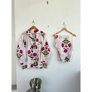 Vestido Camisero Bohemio con Estampado Floral, 100% Algodón Crepé, Cuello en V, Manga Larga, Corte Regular, Botones al Frente, Transpirable, Ecológico, para Uso Diario - Product Image 2