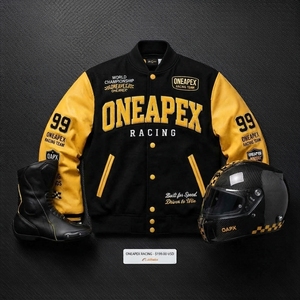 เสื้อแจ็คเก็ตผ้าแคนวาสสีดำเหลืองสำหรับผู้ชาย สไตล์นักแข่งรถ  แบบ Letterman Bomber  พร้อมโลโก้ด้านหน้า  เสื้อผ้าสตรีทแวร์ขายส่ง - Product Image 4