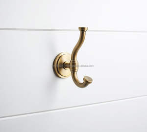 Ganchos de pared de latón elegantes de estilo antiguo con grabado elegante para paredes de sala de estar o pasillo. - Product Image 6