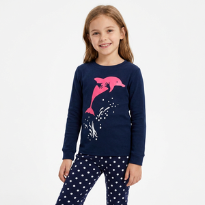 Conjunto de Pijama para Niñas, Color Azul Marino, Manga Larga, con Estampado de Delfines Rosados y Pantalones con Puntos, Tejido de Algodón Informal, Hecho en Bangladesh - Product Image 2