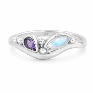 Bague Chevron Faite Main en Améthyste Naturelle et Pierre de Lune, en Argent Sterling 925, Empilable, Pierre de Naissance, Bijou Minimaliste en Pierre Précieuse, Cadeau - Product Image 1