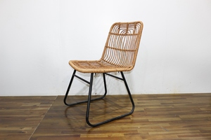 Chaise de salle à manger moderne en rotin naturel imperméable avec pieds en métal noir robustes pour usage extérieur en villa – Offre spéciale - Product Image 6