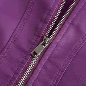 Chaqueta de motociclista de cuero genuino morado para mujer con cierre de cremallera y cuello alto - Product Image 6