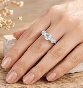 Bague de fiançailles en diamant de laboratoire taille brillant rond 0,57 ct, or massif 10K 14K 18K, design de joaillerie fine, certifié IGI E VVS - Product Image 6