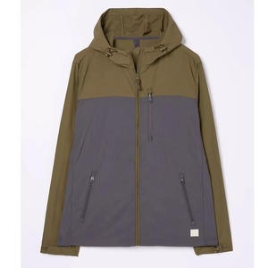 เสื้อแจ็คเก็ตกันลมแบบมีฮู้ด OEM สำหรับทุกเพศ น้ำหนักเบา สวมใส่สบาย เหมาะสำหรับกิจกรรมกลางแจ้ง กันน้ำ ใส่ได้สองด้าน เป็นมิตรกับสิ่งแวดล้อม ระบายอากาศได้ดี - Product Image 1