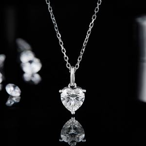 Collier en argent pour femme avec diamant taille cœur, style classique, bijoux de fiançailles, pierre naturelle couleur D - Product Image 1