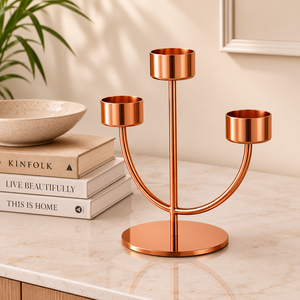Candelabro de Metal Moderno con Acabado en Cobre de 3 Brazos, Centro de Mesa Decorativo, Decoración Elegante para el Hogar, Candelabro de Alta Calidad - Product Image 1