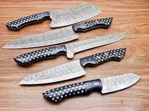 Ensemble de 5 couteaux de cuisine en acier Damas faits à la main : couteau de chef, Santoku, hachoir, couteau utilitaire, couteau à éplucher |   Manche en résine et bois de Pakka - Product Image 6