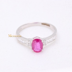 Bague de fiançailles en or blanc massif 14 carats avec rubis ovale naturel |   Bijoux fins pour femmes avec accent diamant baguette - Product Image 1