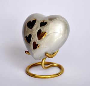 Distinctive Brass Heart Shape <b>Memorial</b> Ash <b>Keepsake</b> Urn Tribute Holder Designed With Decorative Fine Surface Finish - Product Image 3