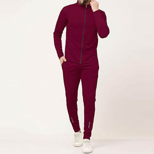 Ensemble de survêtements personnalisés en gros pour hommes – Vêtements de sport pour la course et le fitness – Fabricant de survêtements en tissu coton et polyester de qualité supérieure - Product Image 6