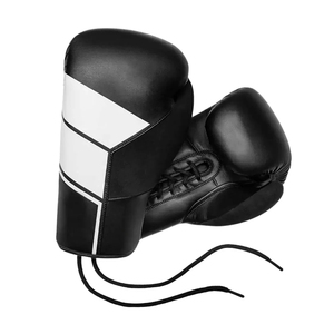 Gants de boxe en cuir véritable 100% originaux, sur mesure, de haute qualité, avec design et logo personnalisés, faits à la main, en vente. - Product Image 3