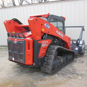 Chargeuse compacte Kubota SSV65 d'occasion, chargeuse compacte robuste avec une excellente maniabilité pour la construction et l'aménagement paysager - Product Image 3