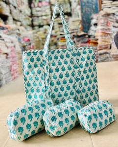 Quilted Floral Cotton Crossbody Bag Quilted Shoulder Purse Zipper Crossbody Handbag for Travel Daily Use - Product Image 1