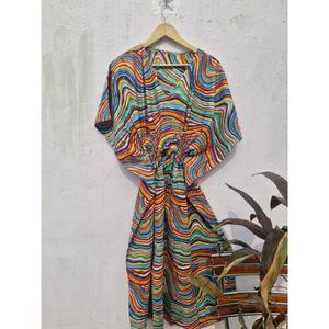Caftan Ikat Aztec - Robe caftan en coton ultra-doux et fluide - Parfaite comme robe d'intérieur, tenue de détente, tenue de plage, muumuu, mumu - Product Image 1