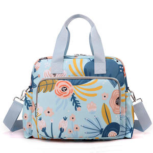 Sac à langer imperméable pour bébé, sac fourre-tout multifonctionnel, organisateur de couches de voyage, sac à bandoulière grande capacité, sac de soins de maternité - Product Image 6