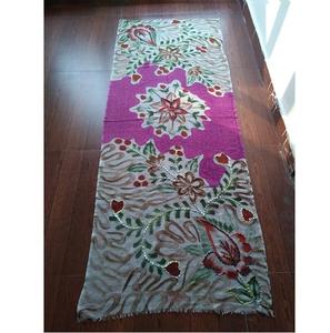 Écharpe brodée à la main, douce, chaude, respirante, coupe-vent, antibactérienne, extensible dans quatre sens, châle élégant et tendance pour - Product Image 1