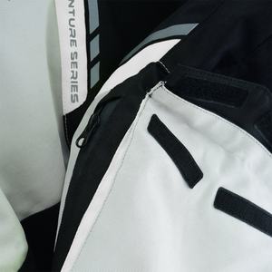 Pantalon de protection pour moto, développé avec un tissu textile durable et une protection pour les genoux de niveau CE 1. - Product Image 5