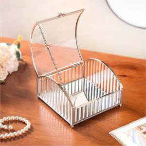 Boîte en verre et métal doré de style nordique |   Organisateur de maquillage transparent |   Boîte de rangement minimaliste pour bureau |   Boîte en verre artisanale - Product Image 2