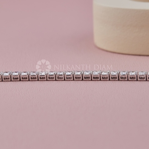 Nueva Llegada: Pulseras y Brazaletes de Oro Sólido de 10K, 14K y 18K con Diamantes de Laboratorio de Corte Esmeralda de 8.00 CT, de Proveedor Indio - Product Image 1