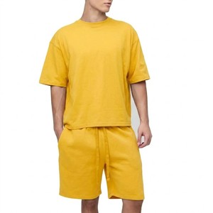 Ensemble coordonné jaune moutarde pour homme, nouveau style, t-shirt oversize avec short à cordon de serrage, tenue audacieuse pour l'été, streetwear - Product Image 1