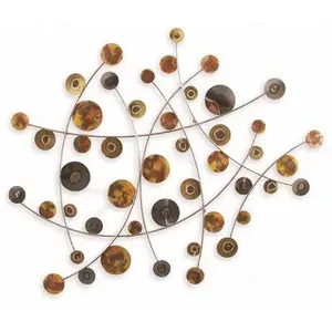 Escultura de pared de metal hecha a mano con diseño espiral abstracto que realza los interiores modernos en cualquier espacio decorativo. - Product Image 2