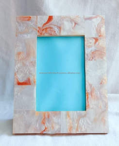 Vente en gros de cadre photo en résine pour installations de table pour décorations de salon et de chambre à coucher directement d'Inde par UCI - Product Image 2