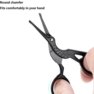 Tijeras Profesionales para Pelos de Nariz, de Acero Inoxidable, Reutilizables, con Punta Redondeada de Precisión, Seguras, en Color Negro y Plateado, para Eliminar Pelos - Product Image 3