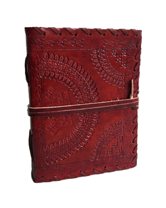 Diario de cuero con mandala en relieve y cierre de correa – Cuaderno de escritura hecho a mano con encuadernación – Diario con páginas de borde deshilachado y cierre de lazo - Product Image 3