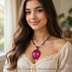 Collar Colgante de Macramé Rosa Magenta Hecho a Mano |   Piedra de Rubí Roja Facetada, Joyería Boho Curativa - Product Image 2
