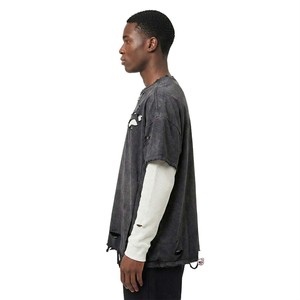 เสื้อยืดโอเวอร์ไซส์สีดำสำหรับผู้ชาย แขนสั้น คอกลม สไตล์สตรีท ผ้าคอตตอนเจอร์ซีย์ ลุคซักฟอก สีพื้น ดีไซน์เรียบง่าย - Product Image 3