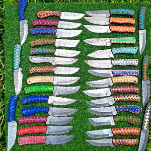 Couteau de camping et de survie à lame fixe pleine longueur, manche en bois, lame en damas, lot varié - Product Image 2