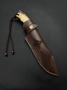 Cuchillo de Supervivencia para Camping, Senderismo y Caza, Acero Inoxidable 4116, Hoja Fija con Borde Parcialmente Dentado, Mango de Madera de Nogal y Funda de Cuero - Product Image 2