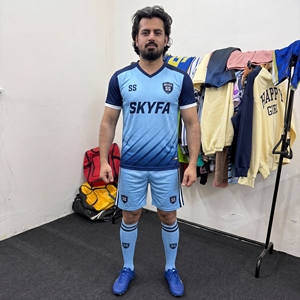 ชุดยูนิฟอร์มฟุตบอลแบบกำหนดเอง เสื้อและกางเกงขาสั้น ชุดทีมกีฬา พร้อมโลโก้แบบกำหนดเอง - Product Image 4
