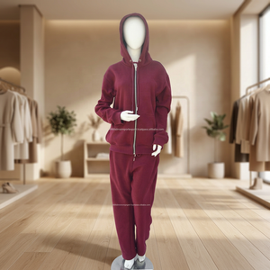 Conjunto Deportivo de Dos Piezas para Mujer, Color Borgoña, Estilo Urbano, Corte Regular, Forro Polar Premium, Etiqueta Tejida, Fabricación Personalizada - Product Image 2