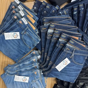 Lots de Vêtements d'Été Mixtes de Marques (Robes et Jeans) pour Hommes, Femmes et Filles - FOB 3,95 $-5,80 - Stock Excédentaire Original en Gros - Product Image 2