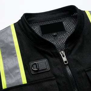 Chaleco de Seguridad Negro de Alta Visibilidad con Franjas Reflectantes, Ropa de Trabajo para Hombre, Material de Poliéster - Product Image 4