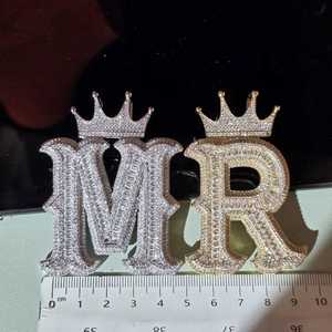 จี้รูปตัวอักษรประดับเพชร ICEQ JEWELLERY ดีไซน์มงกุฎ MR ประดับโมอิสซาไนต์ เงินแท้ 925 ชุบทอง สไตล์ฮิปฮอป เครื่องประดับหรูหราสำหรับงานแต่งงาน - Product Image 2