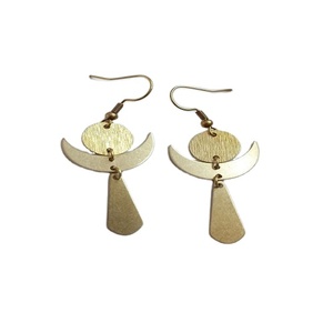 Últimos pendientes de latón ligeros chapados en oro hechos a mano, pendientes de amuleto de boda para niñas y mujeres al por mayor - Product Image 3