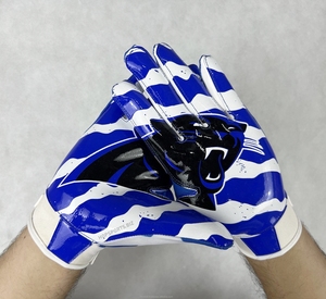 Gants de football personnalisés pour receveur, à doigts complets, imprimé panthère bleu et blanc, sublimation, polyester, unisexe, toutes saisons, sport - Product Image 2