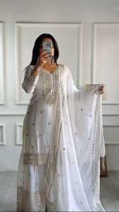 ชุดเดรสยาวปักลาย Anarkali ผ้ากอร์เจตต์สำหรับผู้หญิง พร้อมผ้าคลุมไหล่แบบอินเดีย - Product Image 3