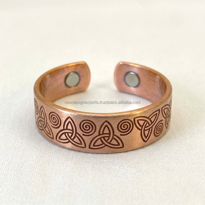 Anillo Triquetra Ajustable Hecho a Mano con Patrón Animal Art Deco y Nudo Celta de Cobre para Decoración del Hogar - Product Image 1