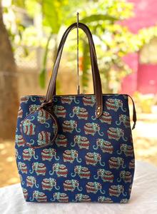 Sacs fourre-tout en coton faits à la main, imprimés à la main, style bohème, avec fermeture éclair, écologiques, vente en gros OEM, marque privée, exportation mondiale - Product Image 3